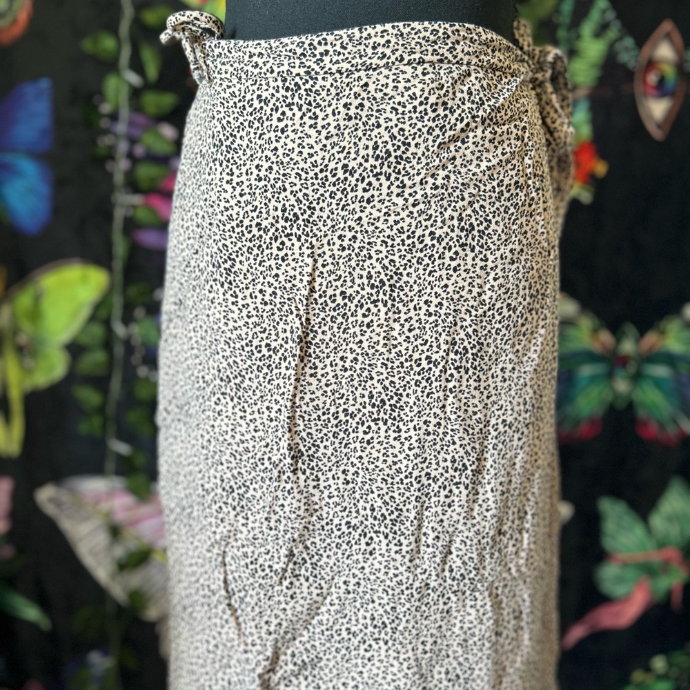 URBAN Romantics Black and Cream Midi Skirt
